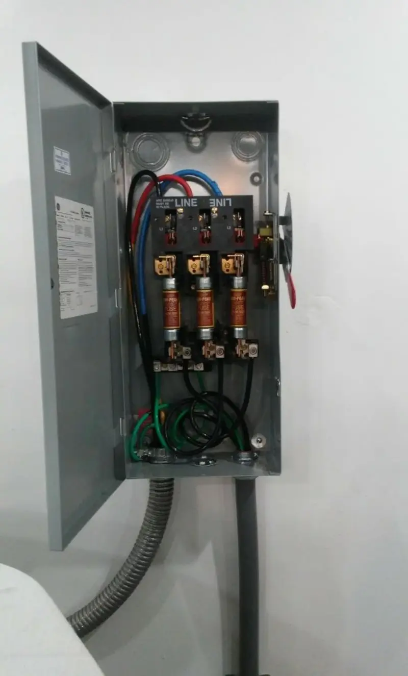 Three-phase disconnect switch installed for Smoke Detector Installation in West Sacramento
